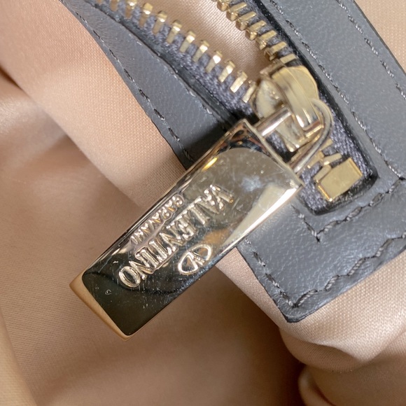 ♥️SOLD♥️✨HP✨RARE VALENTINO Limited Edition Rosier Lavender Pearls Shoulder Bag - Picture 10 of 16